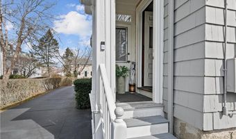 75 Ayrault St 1, Newport, RI 02840