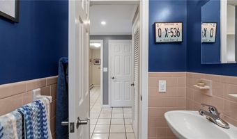 40 Sage Dr, Warwick, RI 02886