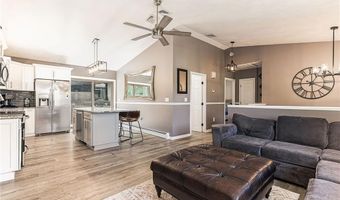 42 Seminole Trl, Cranston, RI 02921