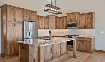 18 RAINBOW VALLEY LODGE Rd, Centennial, WY 82055