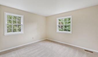 4893 35TH Rd N, Arlington, VA 22207