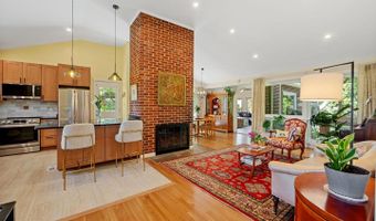 5929 AVON Dr, Bethesda, MD 20814