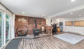 1 Robins Ter, Alloway, NJ 07422