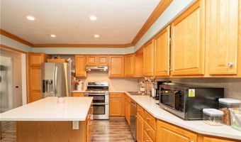 374 Woodlawn Reserve Rd, Akron, OH 44305