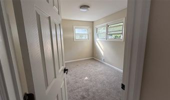32 Penndale Dr, Amityville, NY 11701