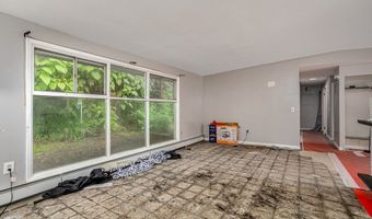 61 Barry Rd, Worcester, MA 01609