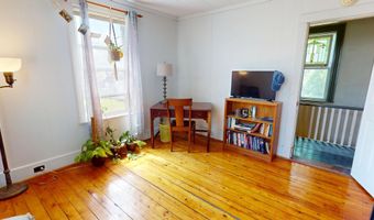 19 Russell St, Bangor, ME 04401