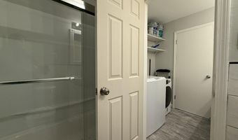 1253 Island Dr 102, Ann Arbor, MI 48105