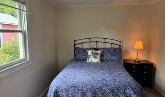 32 Kellogg St, Brookfield, CT 06804