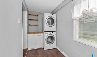 411 W Cedar St, Beresford, SD 57004