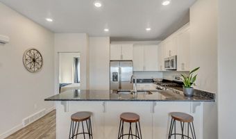 994 W SAPPHIRE PEAK Dr 200, Bluffdale, UT 84065