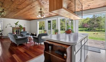 127 Lake Rd, Columbia, CT 06237