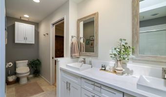 823 Kalalea St, Honolulu, HI 96825