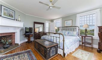 28 Newport St, Jamestown, RI 02835