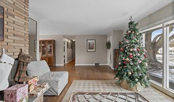 2426 Banbury Rd, Akron, OH 44333