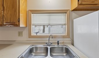 3 Cross St, Augusta, ME 04330