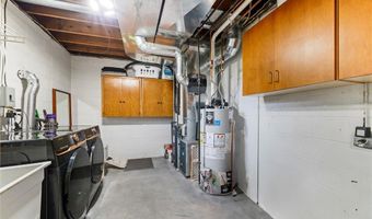 4241 Wedgewood Dr, Austintown, OH 44511