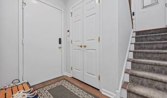 7 Silversmith Dr, Danbury, CT 06811