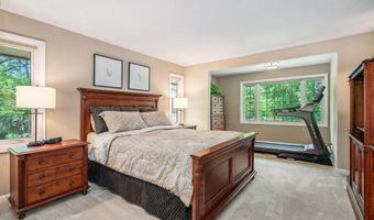 2460 Mershon Dr, Ann Arbor, MI 48103