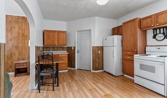 323 5TH St, Algoma, WI 54201