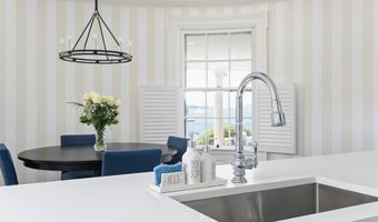 217 Hope St 1, Bristol, RI 02809