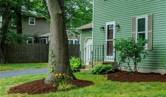 65 Jeri Lynn Cir, Warwick, RI 02886