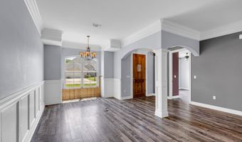 709 Champagne Dr, Biloxi, MS 39532