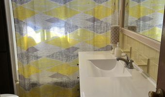17 Branch St 2nd Floor, Waterbury, CT 06704