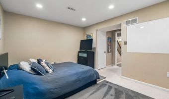 2544- D S ARLINGTON MILL Dr, Arlington, VA 22206
