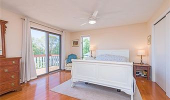 25 Spanker St, Jamestown, RI 02835