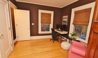 15 McKinley St, Bangor, ME 04401