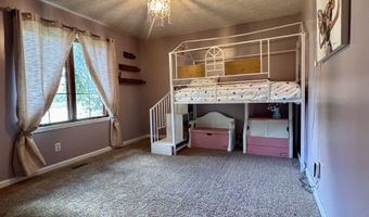 263 Queensway Dr, Avon, IN 46123