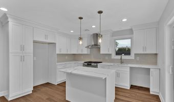 723 Monmouth Pkwy, North Middletown, NJ 07748