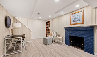 5706 9TH Rd N, Arlington, VA 22205