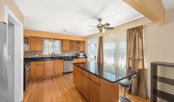 7 N School St, Addison, IL 60101