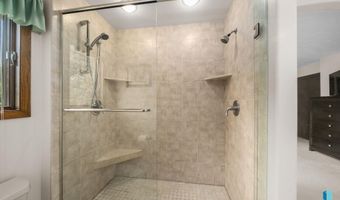 2908 N Oak Rd, Brandon, SD 57005