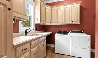 584 Southgate Dr, Camden, SC 29020
