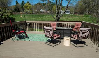 206 Fairview Ave, Auburn, ME 04210