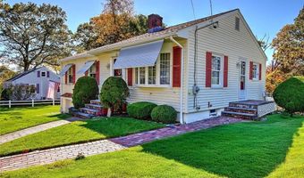 98 Iroquois Rd, Cumberland, RI 02864