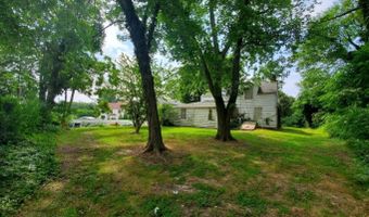 92 Compton St, Belford, NJ 07718