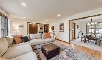 1608 N Douglas Ave, Arlington Heights, IL 60004