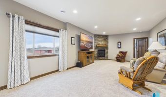 713 N Garnet Cir, Brandon, SD 57005