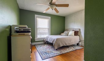 120 W Locust St, Aurora, MO 65605