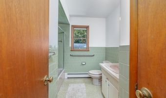 245 Barrett Rd, Alloway, NJ 07462