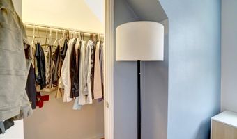4220 32ND St S, Arlington, VA 22206