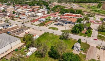 313 N Walnut St, Augusta, KS 67010