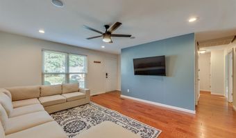 382 Cedar Run Dr, Ballwin, MO 63021
