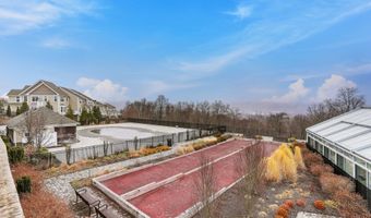 124 Center Meadow Ln 124, Danbury, CT 06810