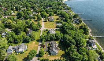 19 Ledge Rd, Bristol, RI 02809