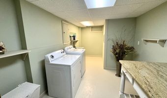 281 Clyde Rd, Bangor, ME 04401